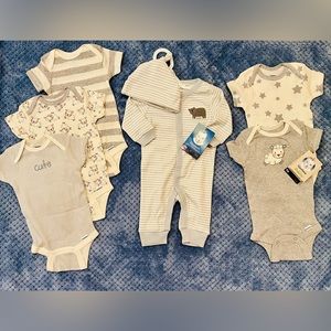 NWT Gerber Baby Lot 7 Piece Unisex 0-3 Months Lamb Onesies Set & Sleeper w/ Hat